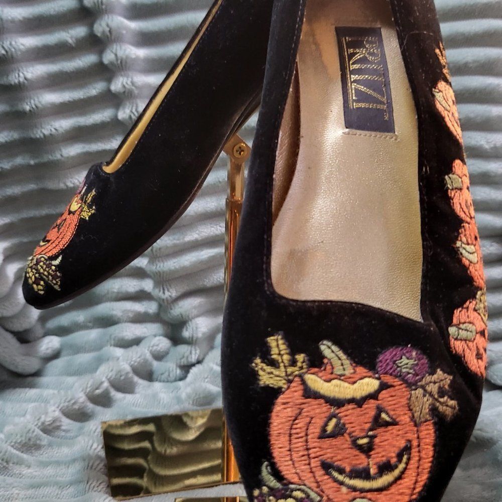 PRITZI Embroidered Jack-O'-Lantern Velvet Flats | Pumpkin Loafers | Women's 7.5 - Picture 7 of 10